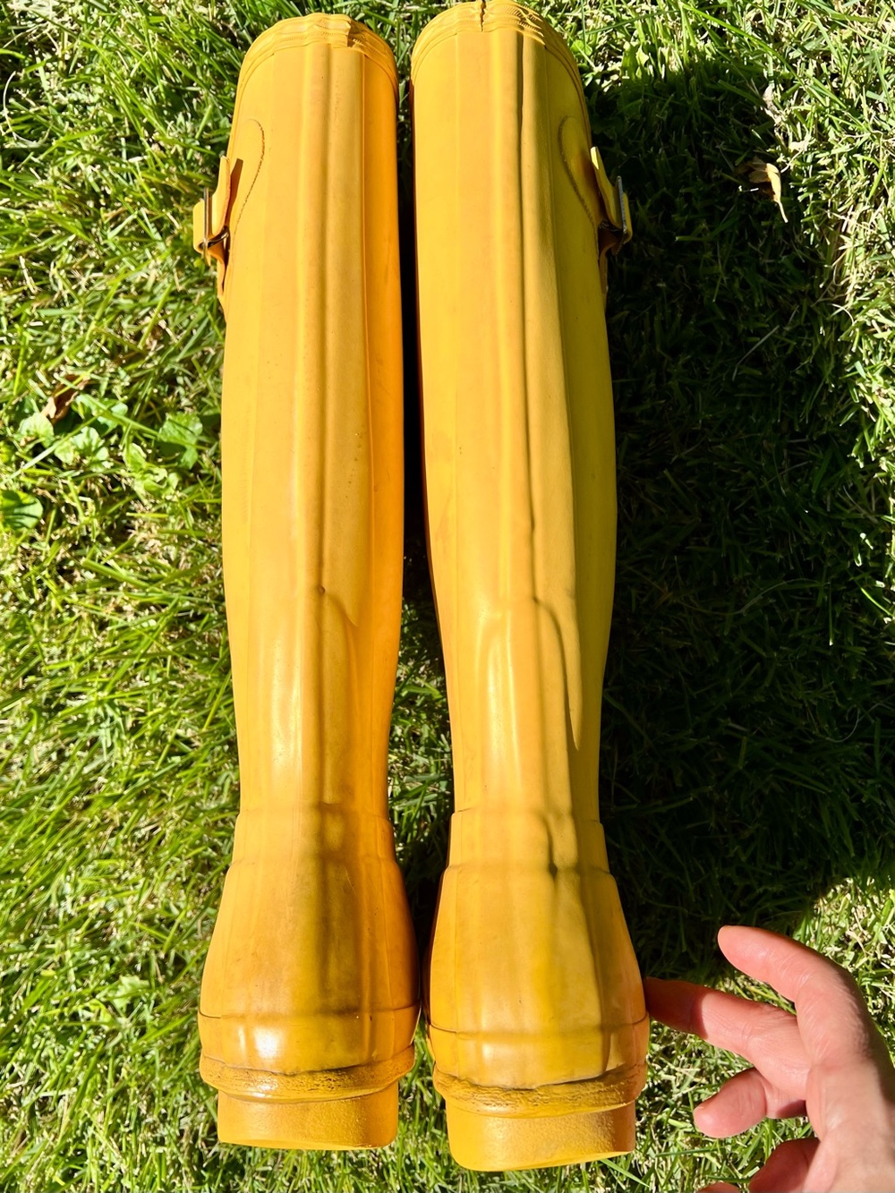 Hunter Original Tall Rubber Rain Boots in Vibrant Yellow 7 Model W23499 7F 6M - Picture 4 of 17